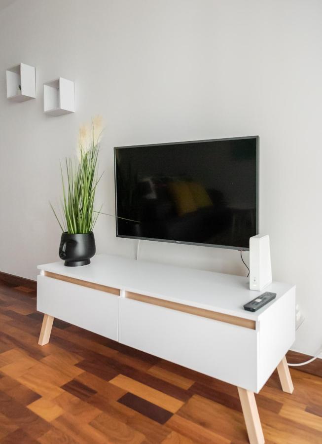 Wola Sunset Apartment Free Parking Варшава Екстер'єр фото