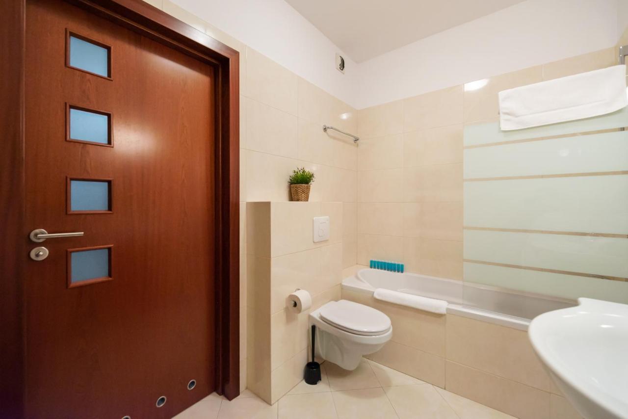 Wola Sunset Apartment Free Parking Варшава Екстер'єр фото