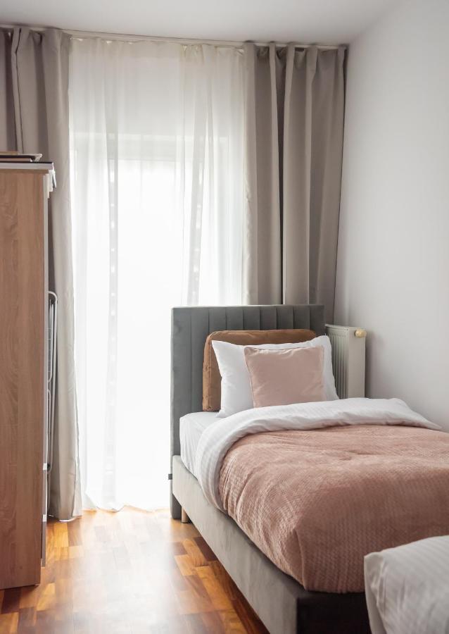 Wola Sunset Apartment Free Parking Варшава Екстер'єр фото