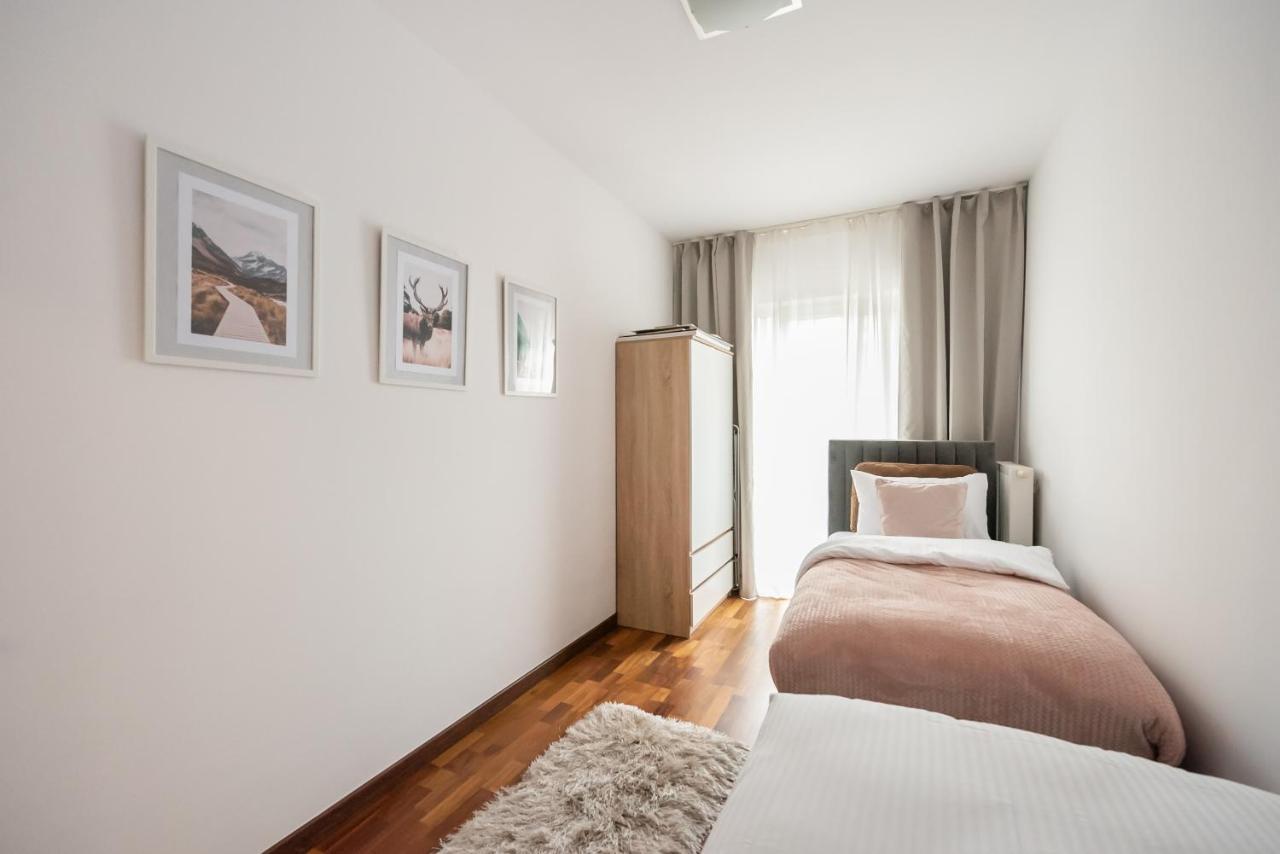Wola Sunset Apartment Free Parking Варшава Екстер'єр фото